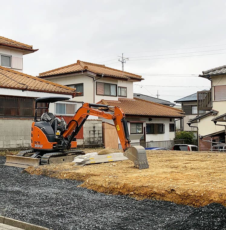ミニ重機で駐車場などの補修・整地作業