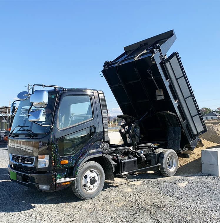 現場まで4tダンプで土木資材の運搬・配達をさせていただきます