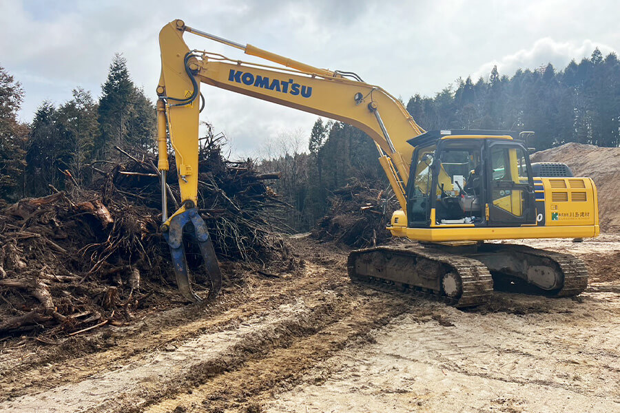 抜根及び枝葉搬出作業