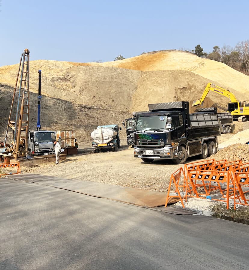 表土剥離、搬出作業