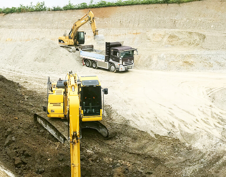 自社所有の残土処分場！小型車・大型車の受け入れ、引き取りいたします。